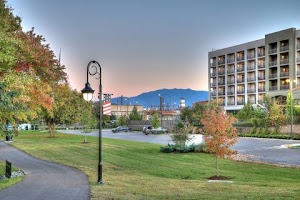 Courtyard Pigeon Forge